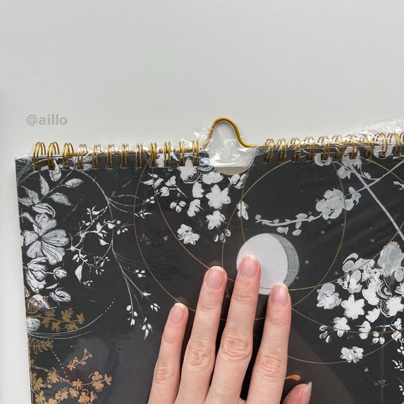 2 Moon Flowers 2017 Calendars for DIY ideas - Picture 4 of 9